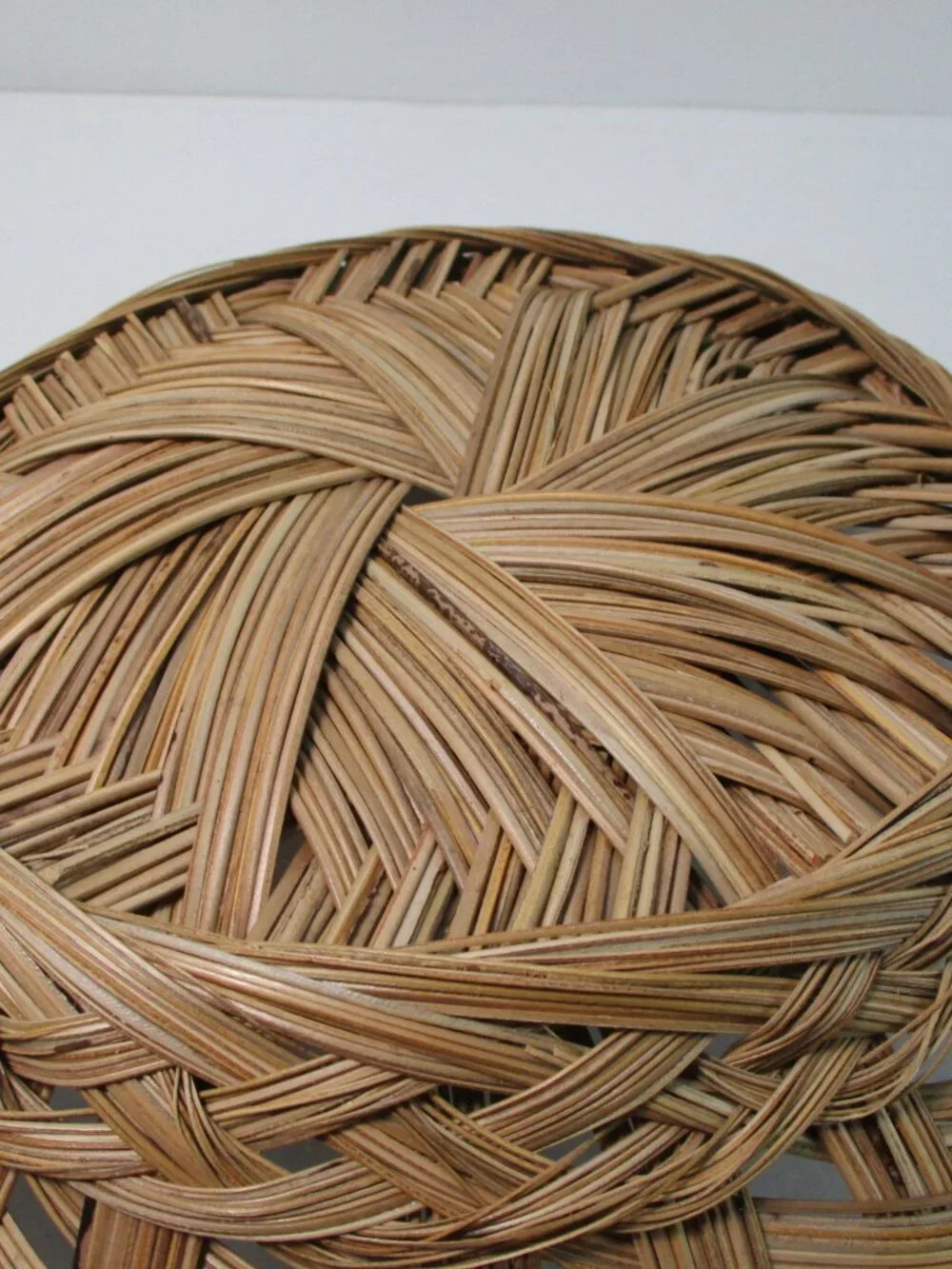 Scallop Weave Wicker Basket Round 13.5in Storage Wall Decor Rattan Woven Boho